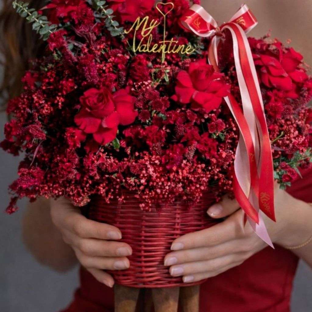 First Look - Valentine Edition Thumbnail 4