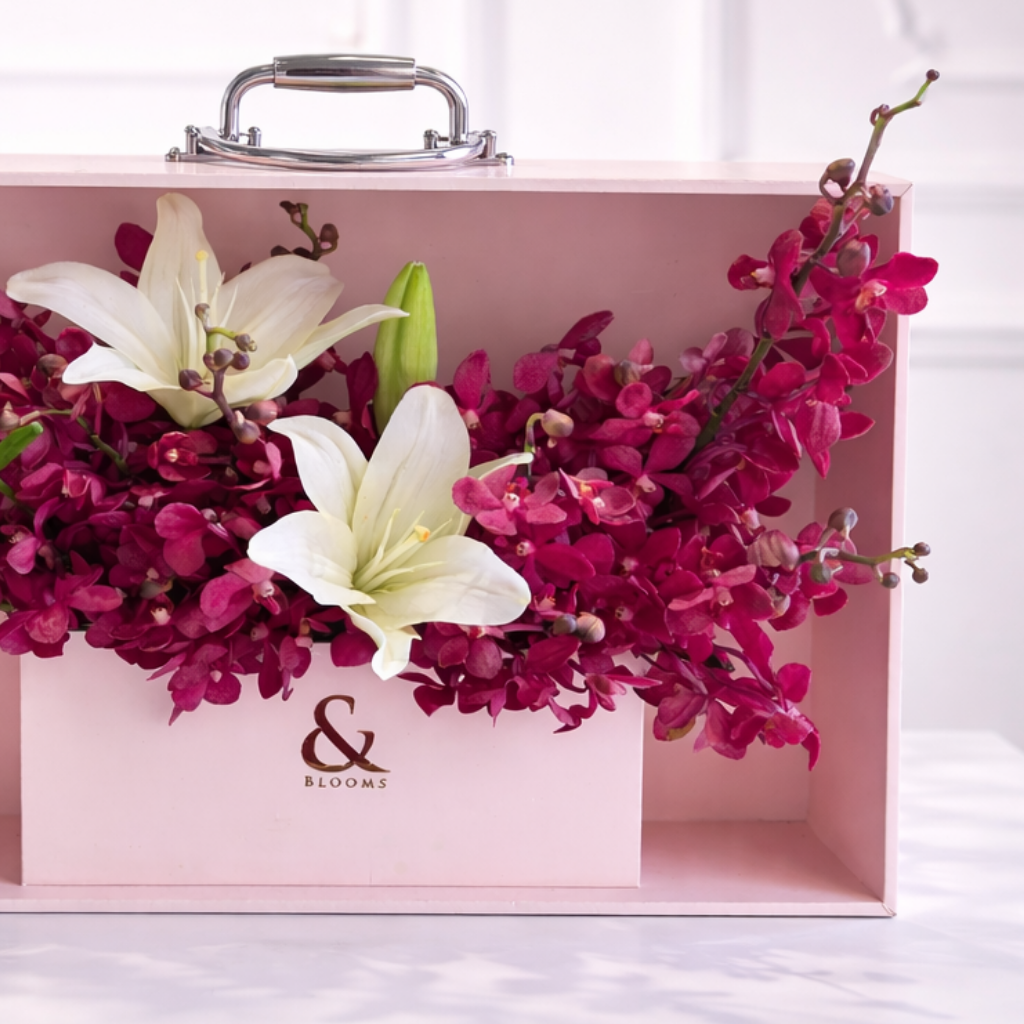 Crimson Affair Box Thumbnail 3